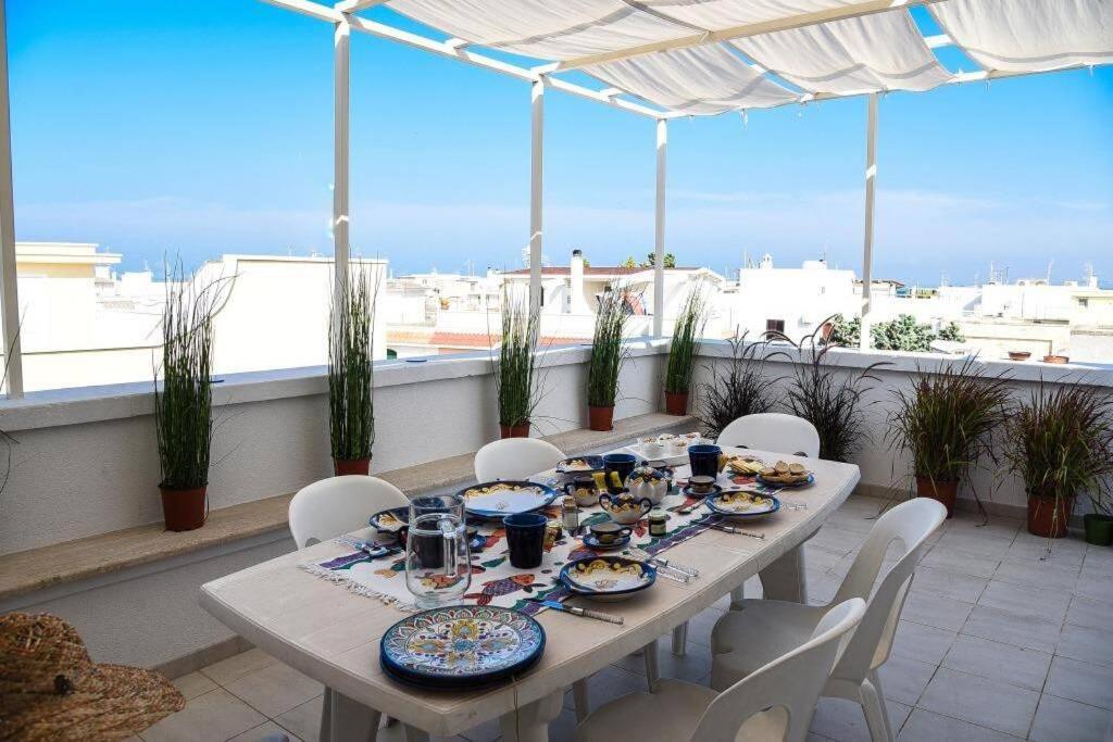 La Terrazza Di Alcino Apartment Torre Canne Exterior foto